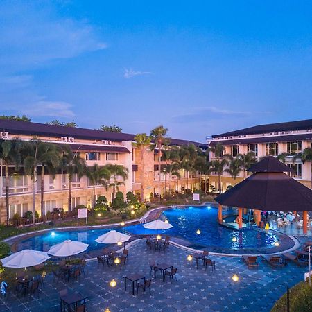 Swiss-Belhotel Borneo Banjarmasin Exterior photo