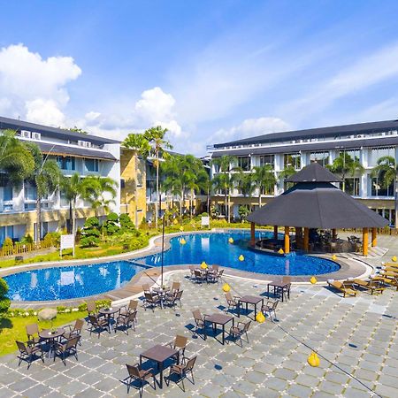 Swiss-Belhotel Borneo Banjarmasin Exterior photo