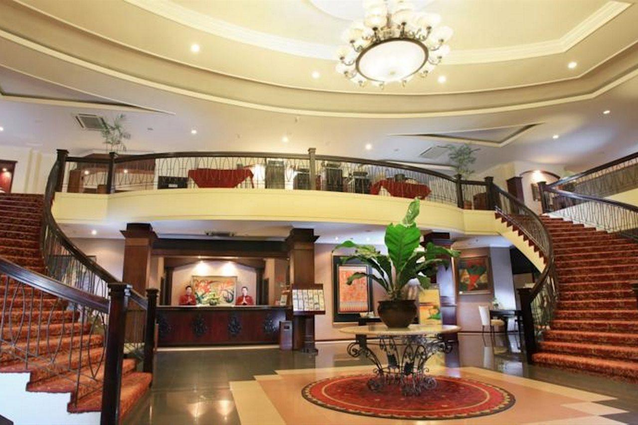 Swiss-Belhotel Borneo Banjarmasin Exterior photo