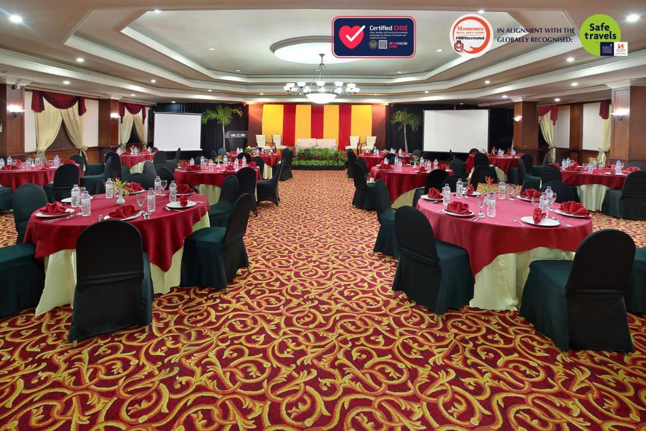 Swiss-Belhotel Borneo Banjarmasin Exterior photo
