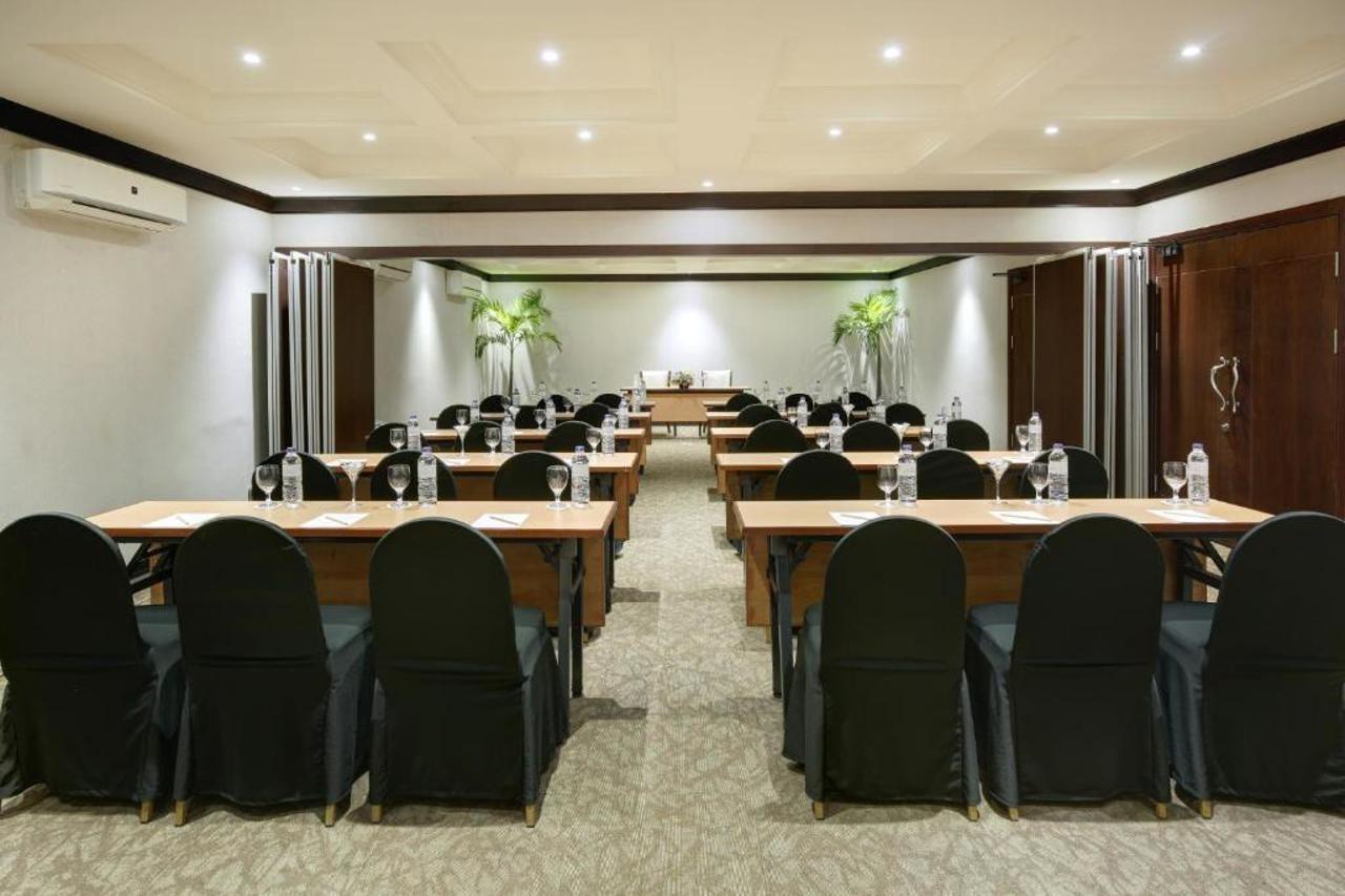 Swiss-Belhotel Borneo Banjarmasin Exterior photo