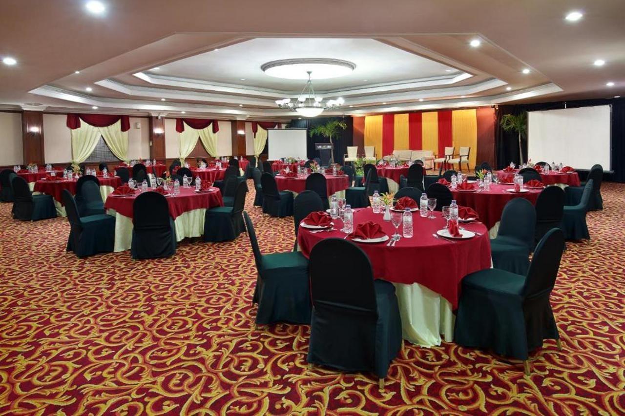 Swiss-Belhotel Borneo Banjarmasin Exterior photo