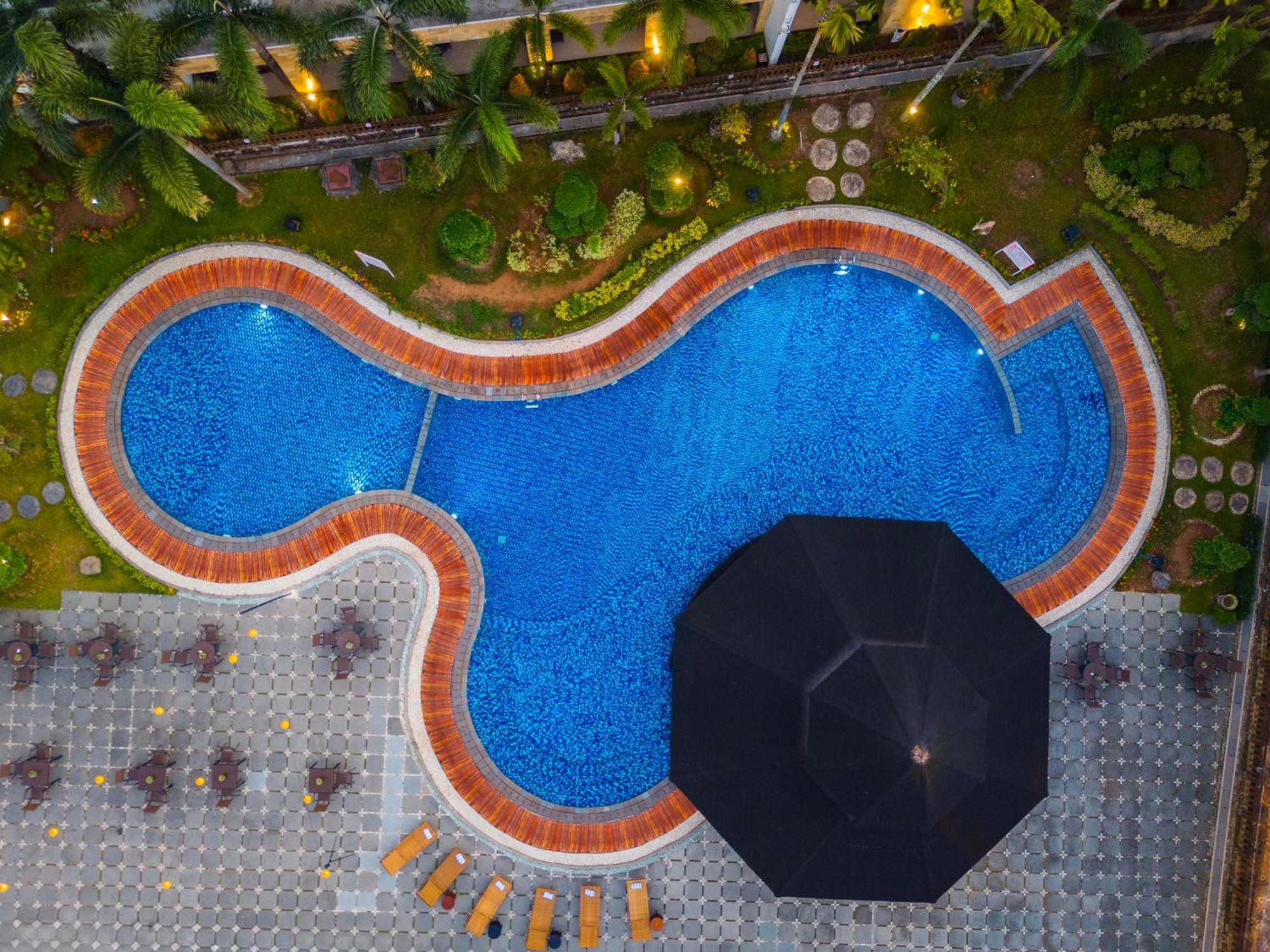 Swiss-Belhotel Borneo Banjarmasin Exterior photo