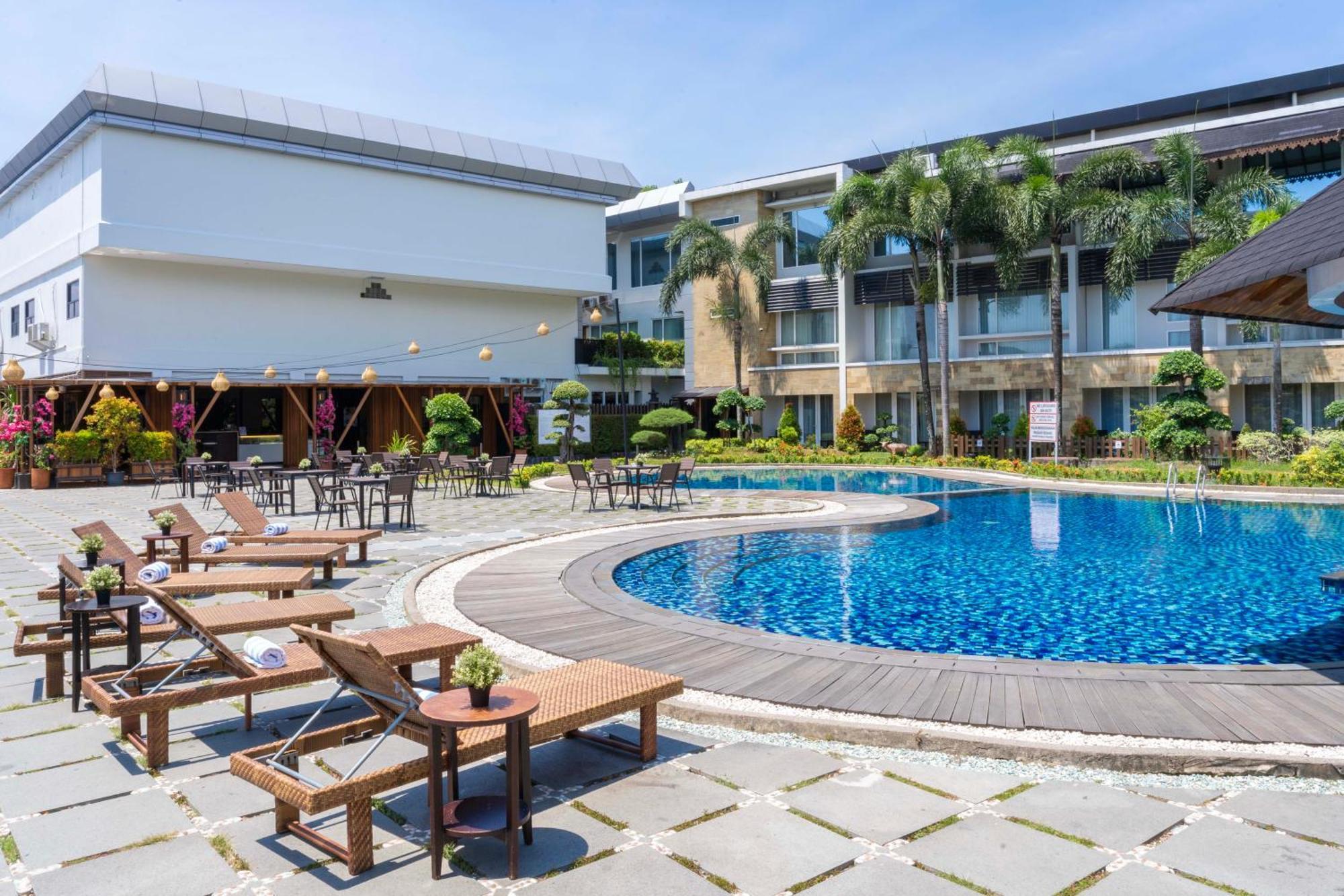 Swiss-Belhotel Borneo Banjarmasin Exterior photo