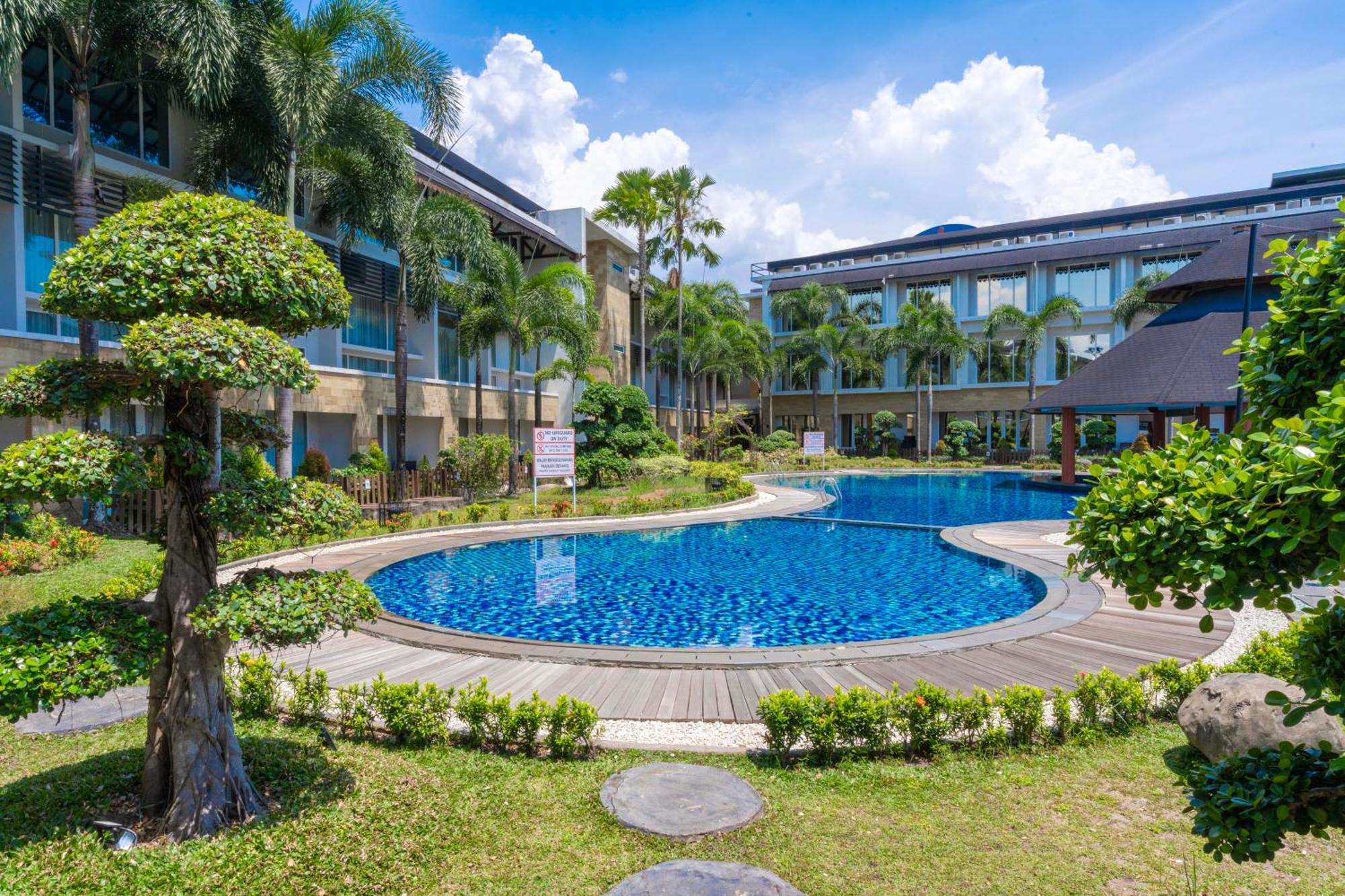 Swiss-Belhotel Borneo Banjarmasin Exterior photo