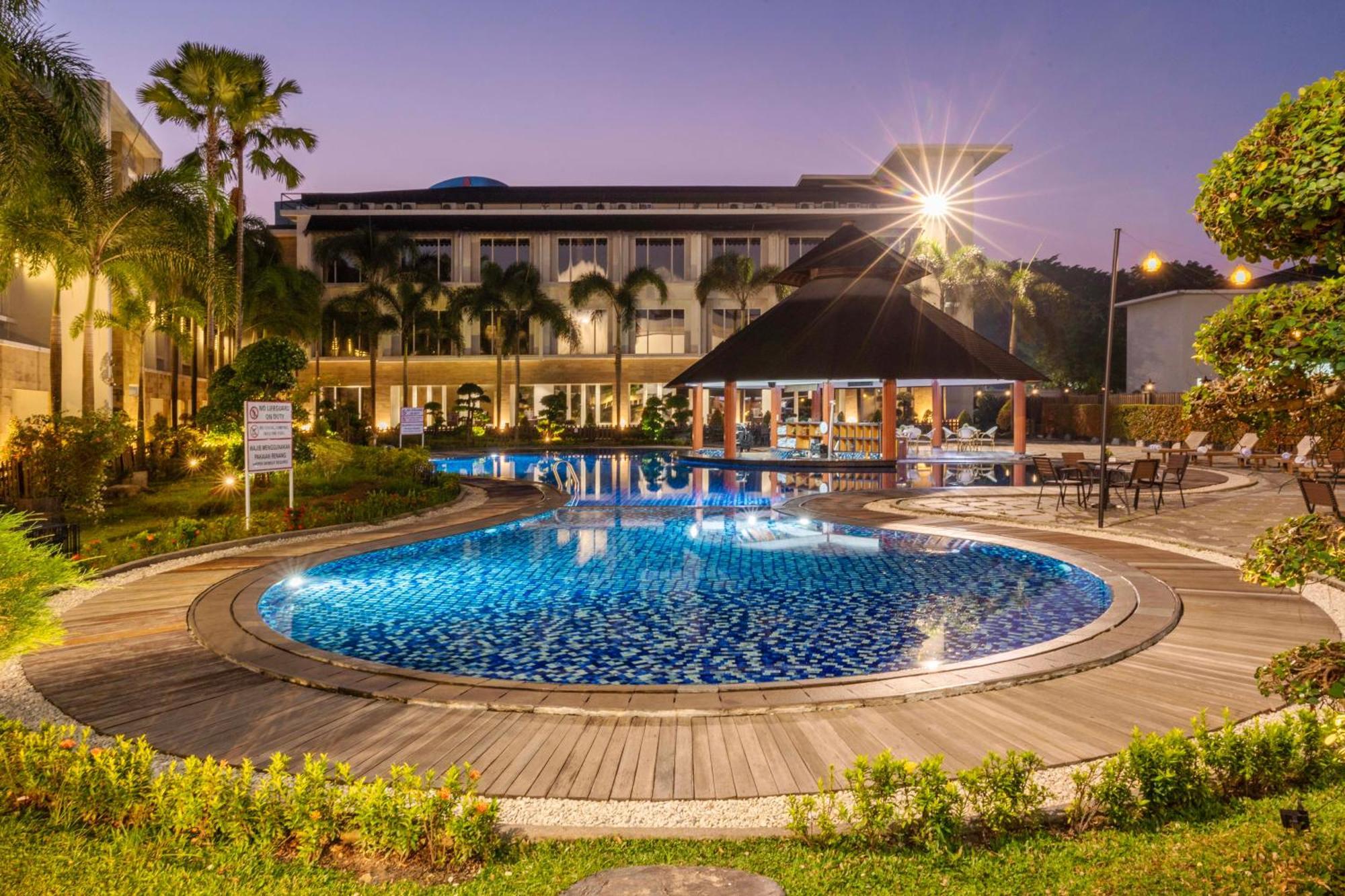 Swiss-Belhotel Borneo Banjarmasin Exterior photo